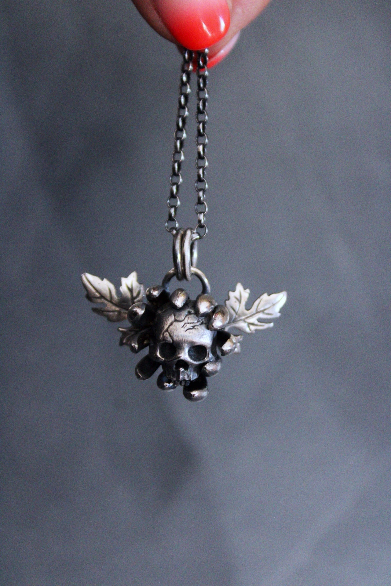 Pendentif Chrysanthème et Crâne