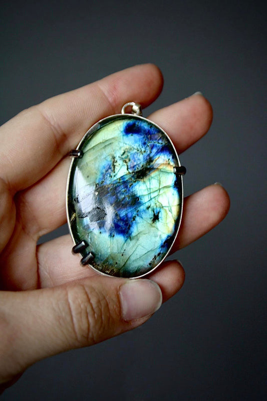 Pendentif Tako Crâne et labradorite image 0